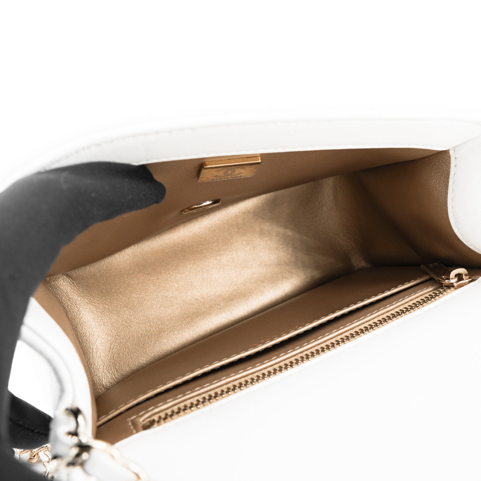 CHANEL 23C White Lambskin Pearl Crush Mini Square Flap Bag - Replica Shoes .com