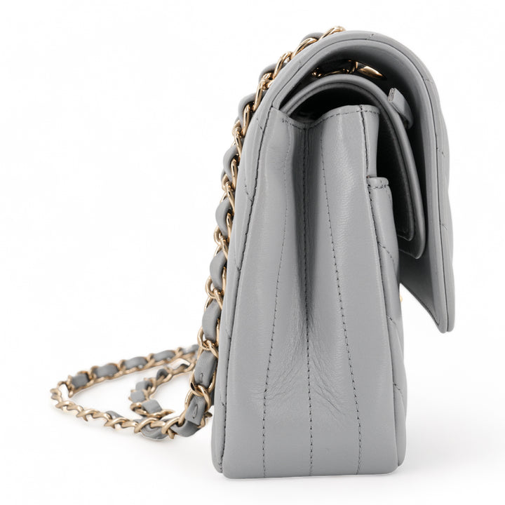 CHANEL Medium Chevron Classic Double Flap Bag in 20S Grey Lambskin - Replica Handbags Shopping
.com