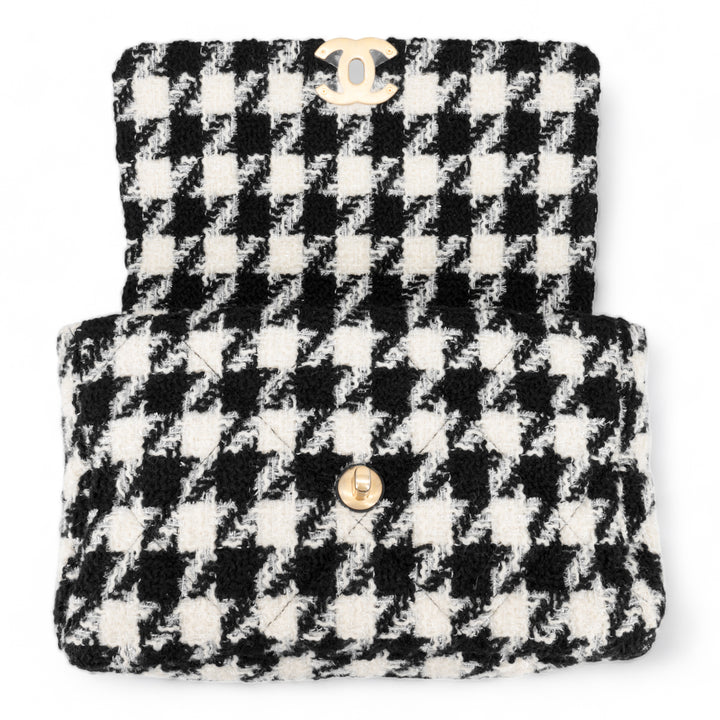 CHANEL CHANEL 19 Medium Flap Bag in Black And White Houndstooth Tweed - Replica Handbags Shopping
.com