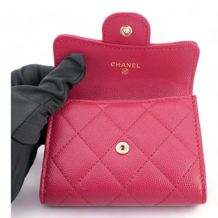 CHANEL Large Classic Card Holder in 21A Raspberry Caviar - Replica Handbags Shopping
.com