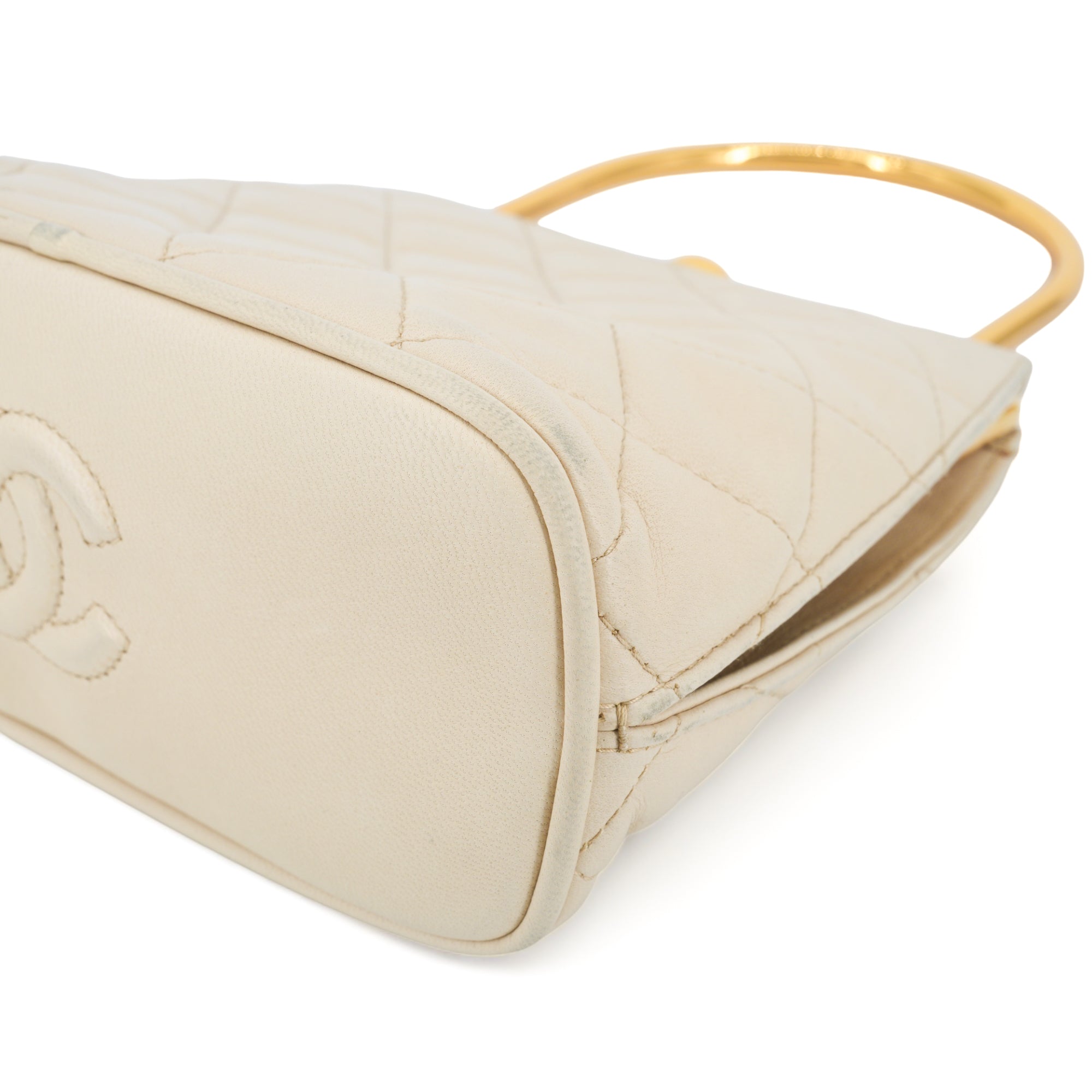 CHANEL Vintage Gold Metal Top Handle Kelly Bag in Beige Lambskin - Replica Shoes .com