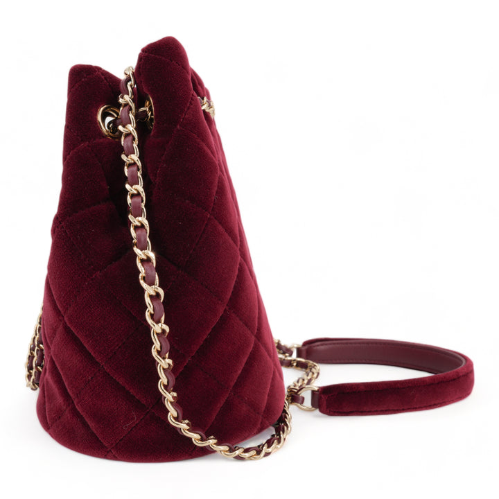 CHANEL Pearl Crush Crystal Ball Mini Bucket Bag in Burgundy Red Velvet - Replica Handbags Shopping
.com