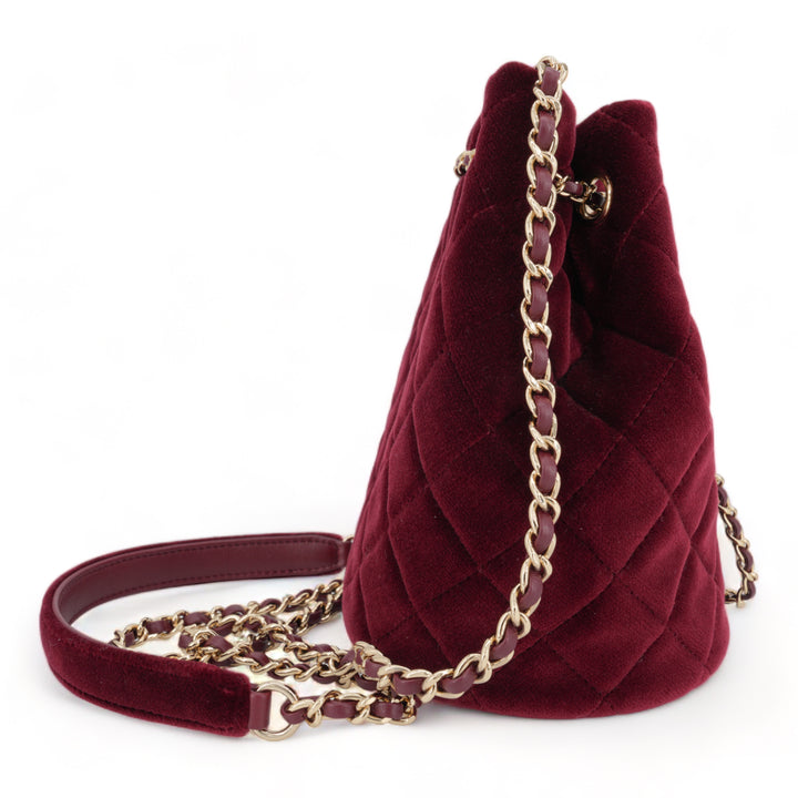 CHANEL Pearl Crush Crystal Ball Mini Bucket Bag in Burgundy Red Velvet - Replica Handbags Shopping
.com