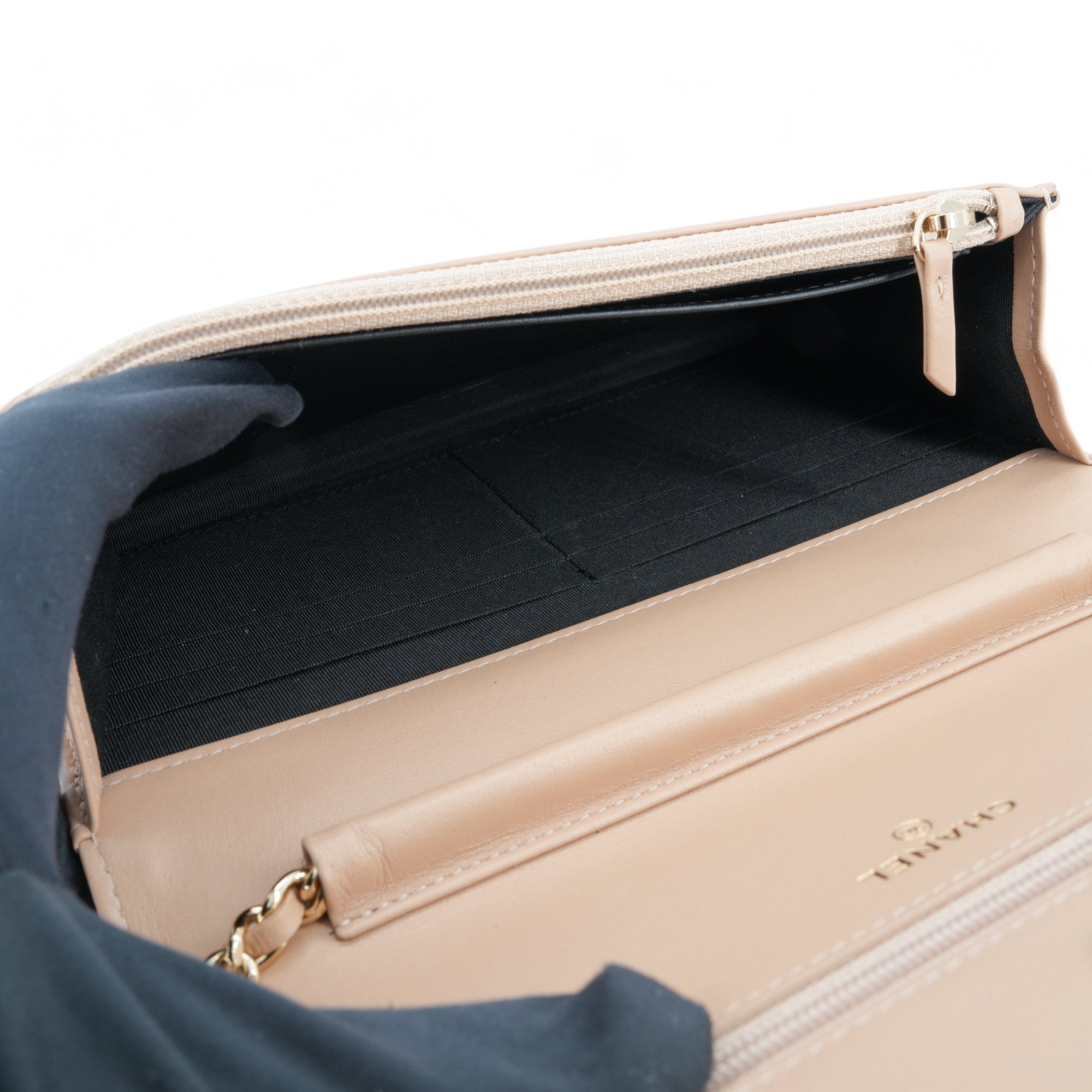 CHANEL CC Filigree Wallet On Chain WOC in Beige Black Caviar - Replica Shoes .com