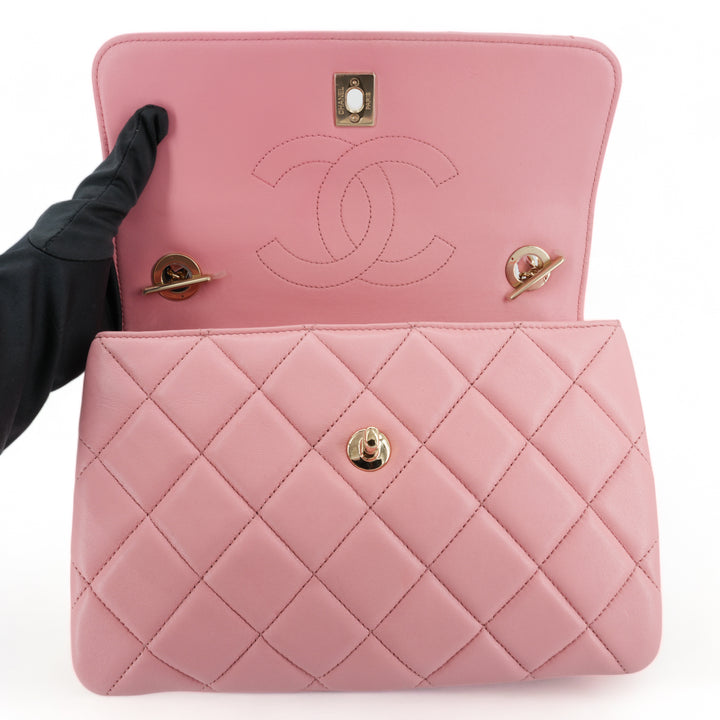 CHANEL Small Trendy CC Flap Bag with Top Handle in Pink Lambskin - Replica Handbags Shopping
.com