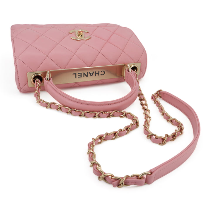 CHANEL Small Trendy CC Flap Bag with Top Handle in Pink Lambskin - Replica Handbags Shopping
.com