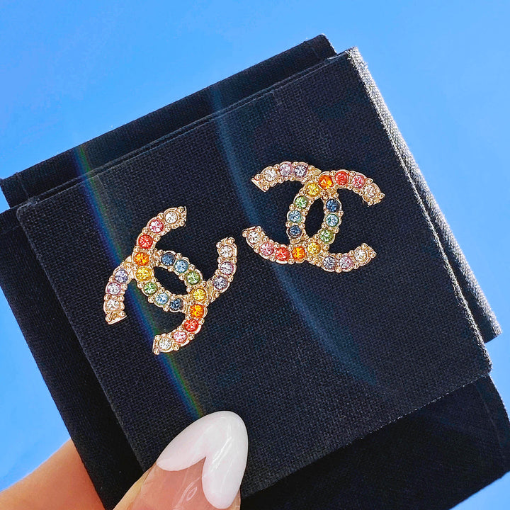 CHANEL Rainbow Crystal Large CC Logo Stud Earrings - Replica Handbags Shopping
.com