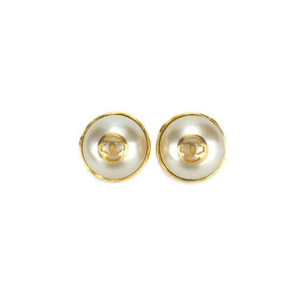 CHANEL Vintage Pearl Earrings with CC Logo - Replica Handbags Shopping
.com