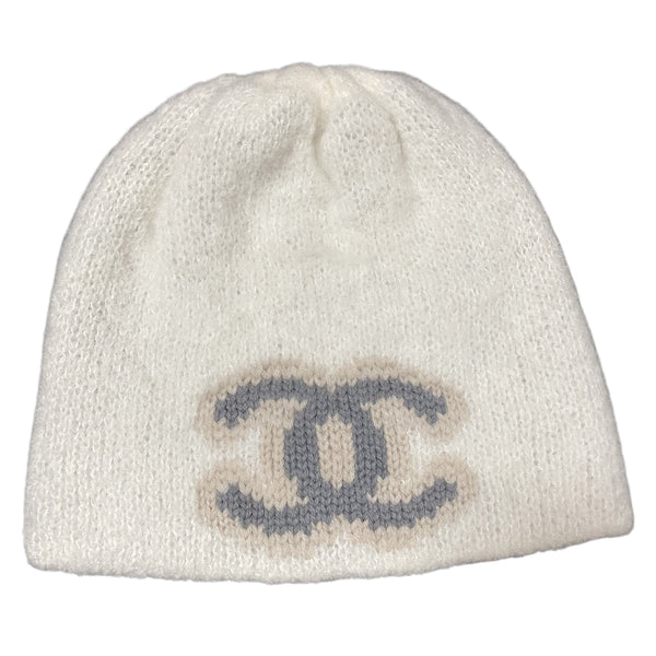 CHANEL Oversized CC Logo Reversible Cashmere Beanie Hat in Beige Black - Replica Handbags Shopping
.com