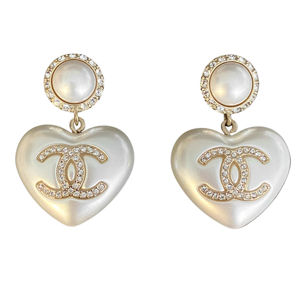 CHANEL 21B Heart Pearl Crystal CC Logo White Dangle Earrings  Replica Handbags Shopping
.com