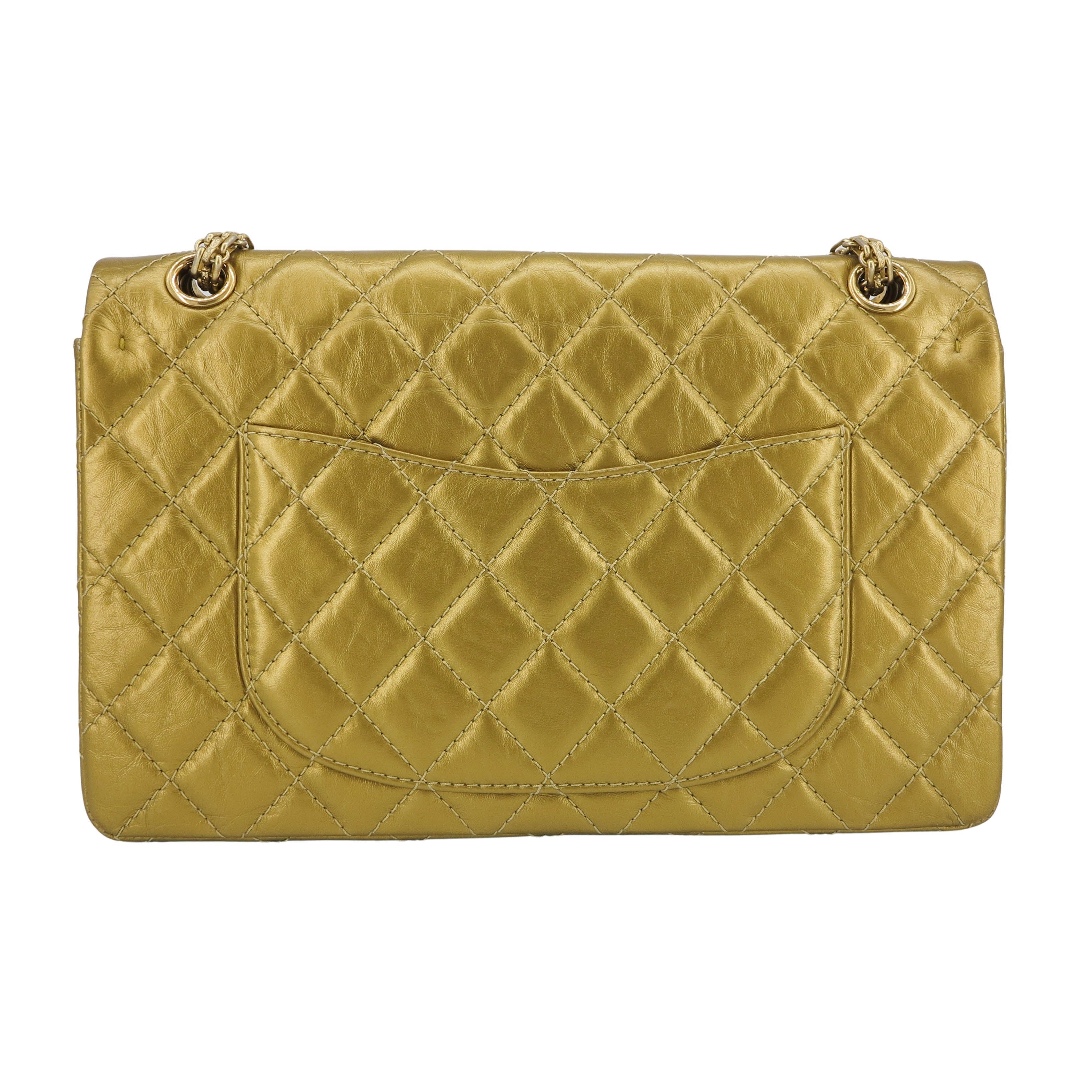 CHANEL 2.55 Reissue Flap Bag Size 226 in Gold Aged Calfskin - Replica Shoes .com