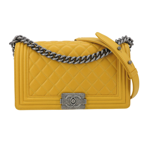 CHANEL Medium Boy Flap Bag in Yellow Lambskin - Replica Handbags Shopping
.com