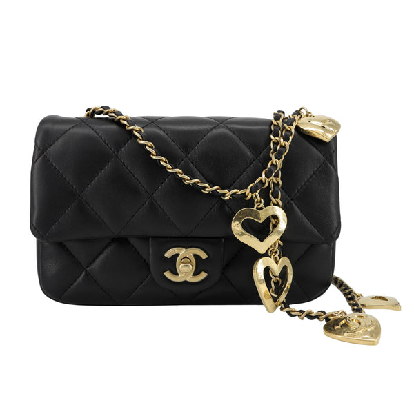 CHANEL 22B Heart Charms Mini Flap Bag in Black Lambskin - Replica Handbags Shopping 
com