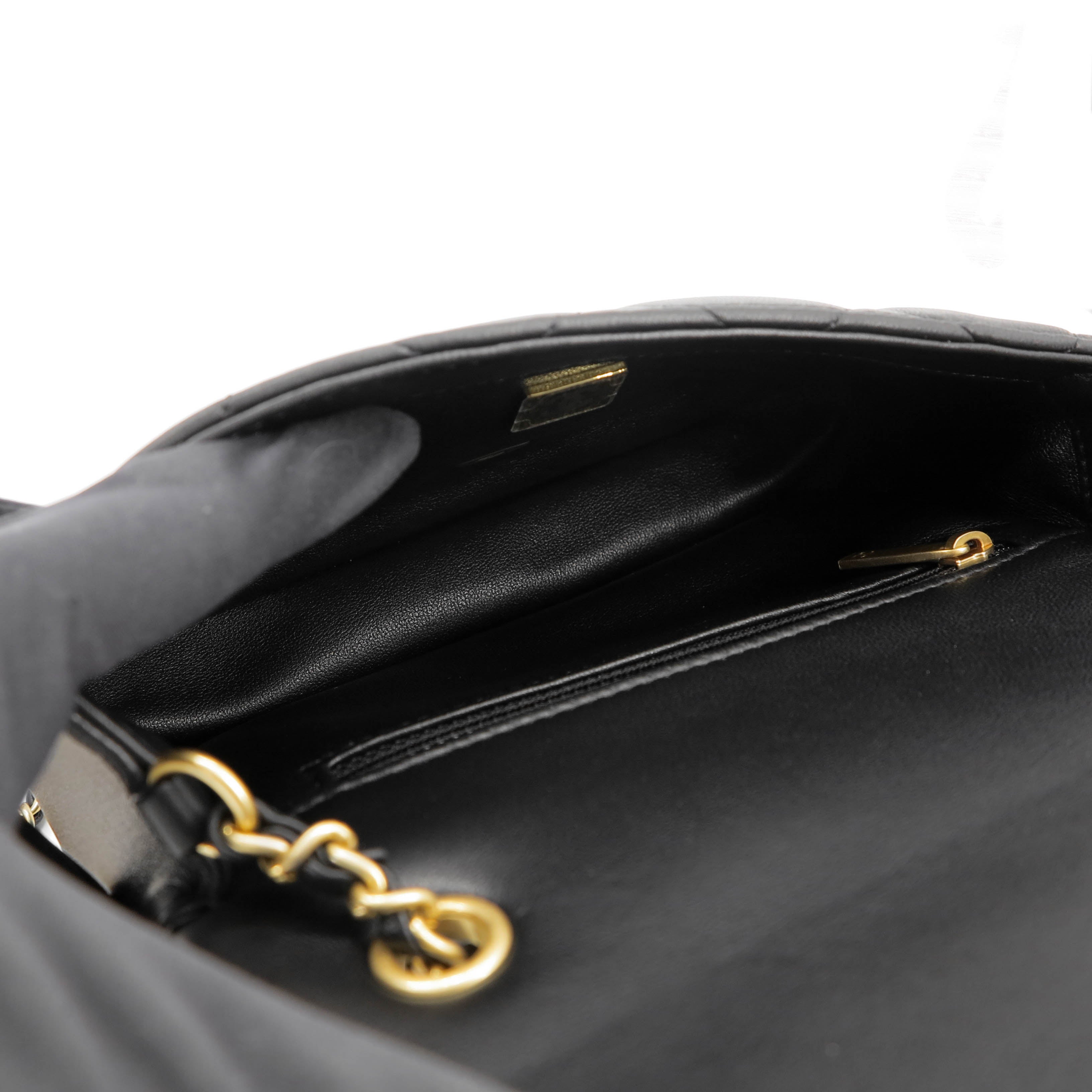 CHANEL 22B Heart Charms Mini Flap Bag in Black Lambskin -  Replica Handbags com